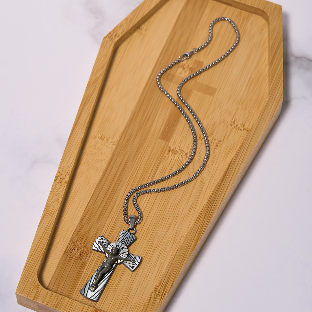 Collar de Pendiente de Cruz de Jesús de Acero de Titanio con Patrón de Árbol de Estilo Retro
