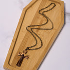Collar de Pendiente de Cruz de Jesús de Acero de Titanio con Patrón de Árbol de Estilo Retro