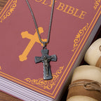Collar de Pendiente de Cruz de Jesús de Acero de Titanio con Patrón de Árbol de Estilo Retro