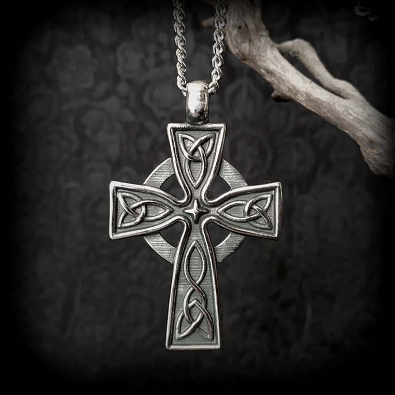 Collar Vintage de Cruz Celta Sagrada de la Trinidad: Un Símbolo Divino de Fe y Herencia