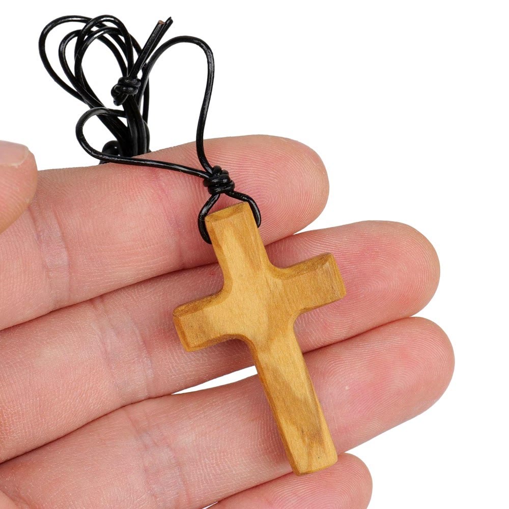 Collar de Cruz de Madera de Olivo Hecho a Mano: Un Símbolo de Fe y Artesanía