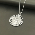 Medalla de San Benito Collar Exquisitamente Elaborado: Un Símbolo de Fe y Protección