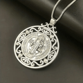 Medalla de San Benito Collar Exquisitamente Elaborado: Un Símbolo de Fe y Protección