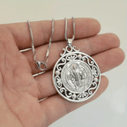 Medalla de San Benito Collar Exquisitamente Elaborado: Un Símbolo de Fe y Protección