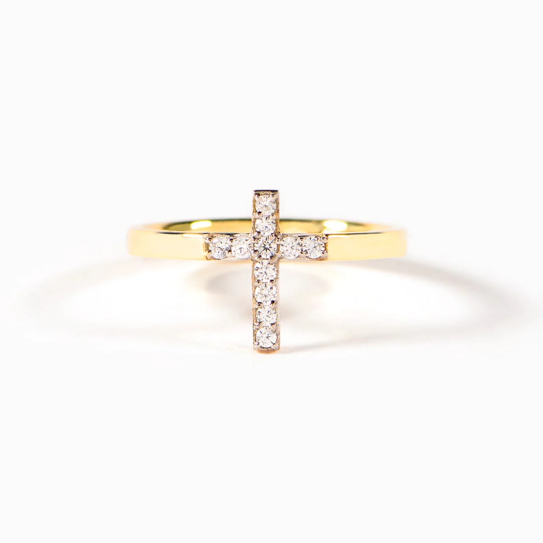 Anillo de Cruz de Plata 925 y "Confía en Dios": Símbolos de Esperanza
