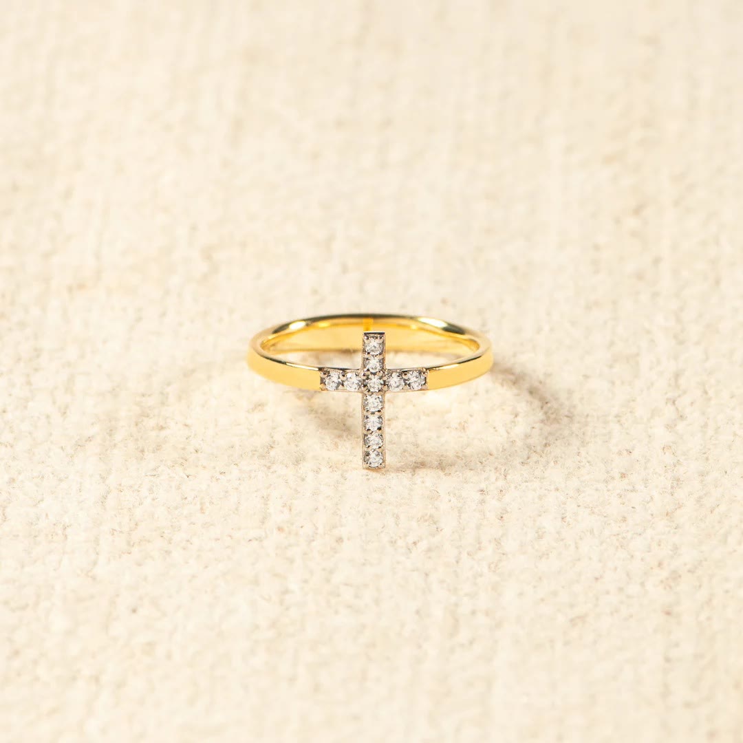 Anillo de Cruz de Plata 925 y "Confía en Dios": Símbolos de Esperanza