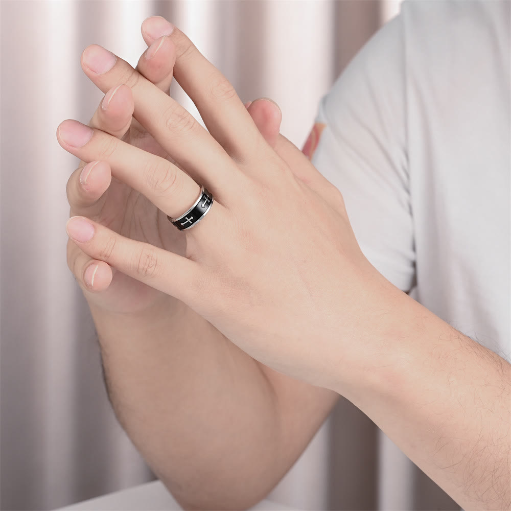 El Anillo Cruz Moderno y Minimalista: Un Símbolo de Fe y Estilo