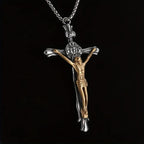 Collar de Crucifijo de Acero Bicolor - El Sacrificio Divino