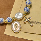 Medalla de Nuestra Señora y Pulsera Floral Inspirada: La Fe se Encuentra con el Estilo