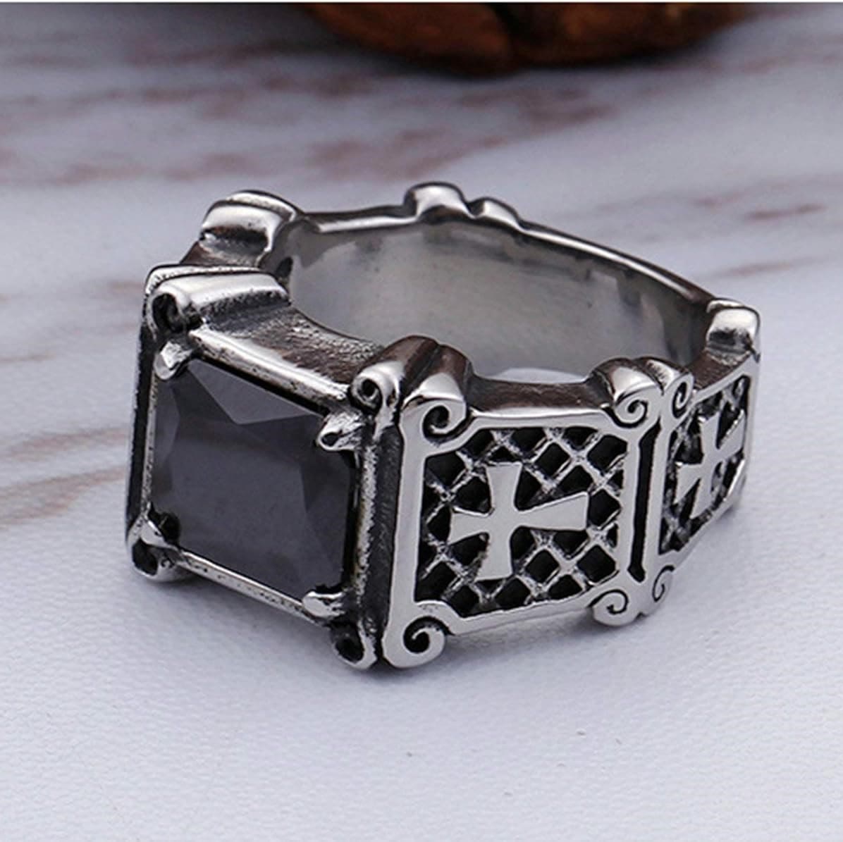 Cruz de Piedra Preciosa Roja y Negra - Anillo de Pareja Embellecido: Un Símbolo de Fe y Estilo