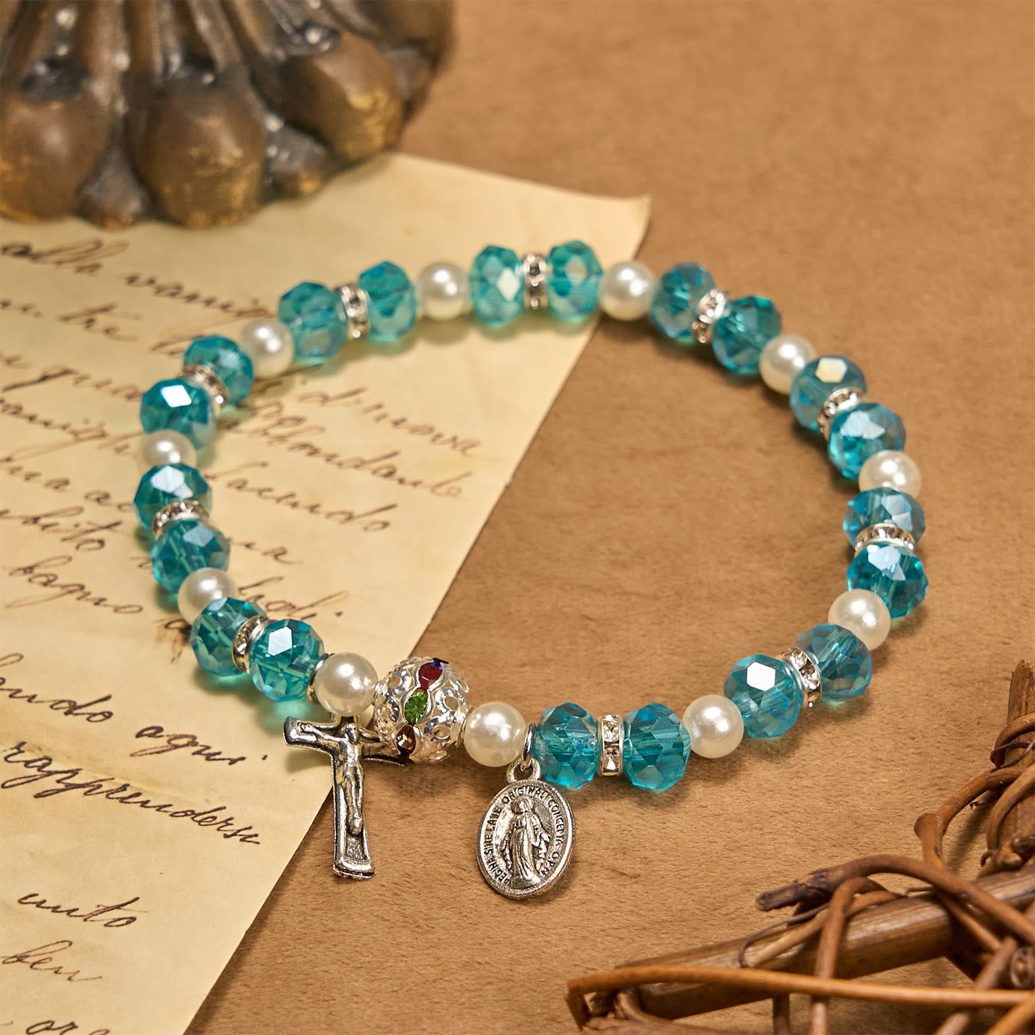Pulsera de Cristal Transparente Moderna con Crucifijo y Medalla Milagrosa: Declaración de Fe Contemporánea