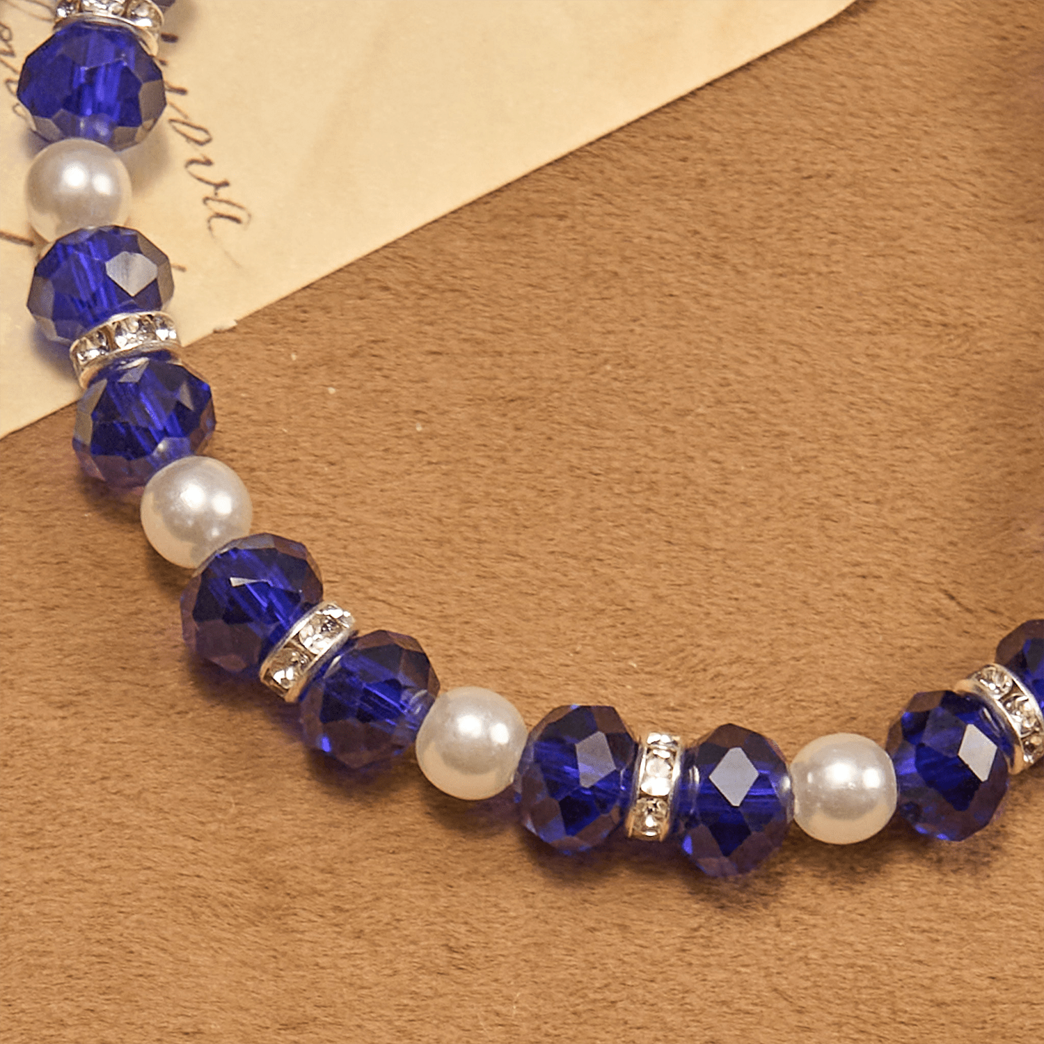 Pulsera de Cristal Transparente Moderna con Crucifijo y Medalla Milagrosa: Declaración de Fe Contemporánea