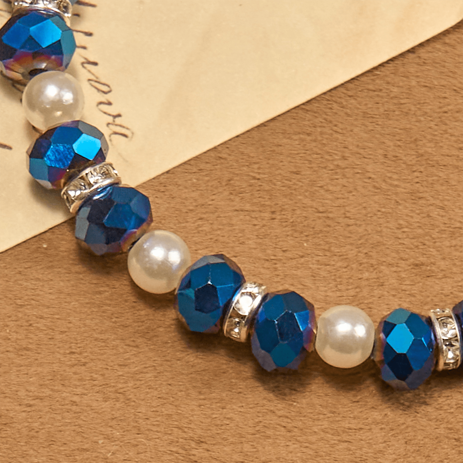 Pulsera de Cristal Transparente Moderna con Crucifijo y Medalla Milagrosa: Declaración de Fe Contemporánea