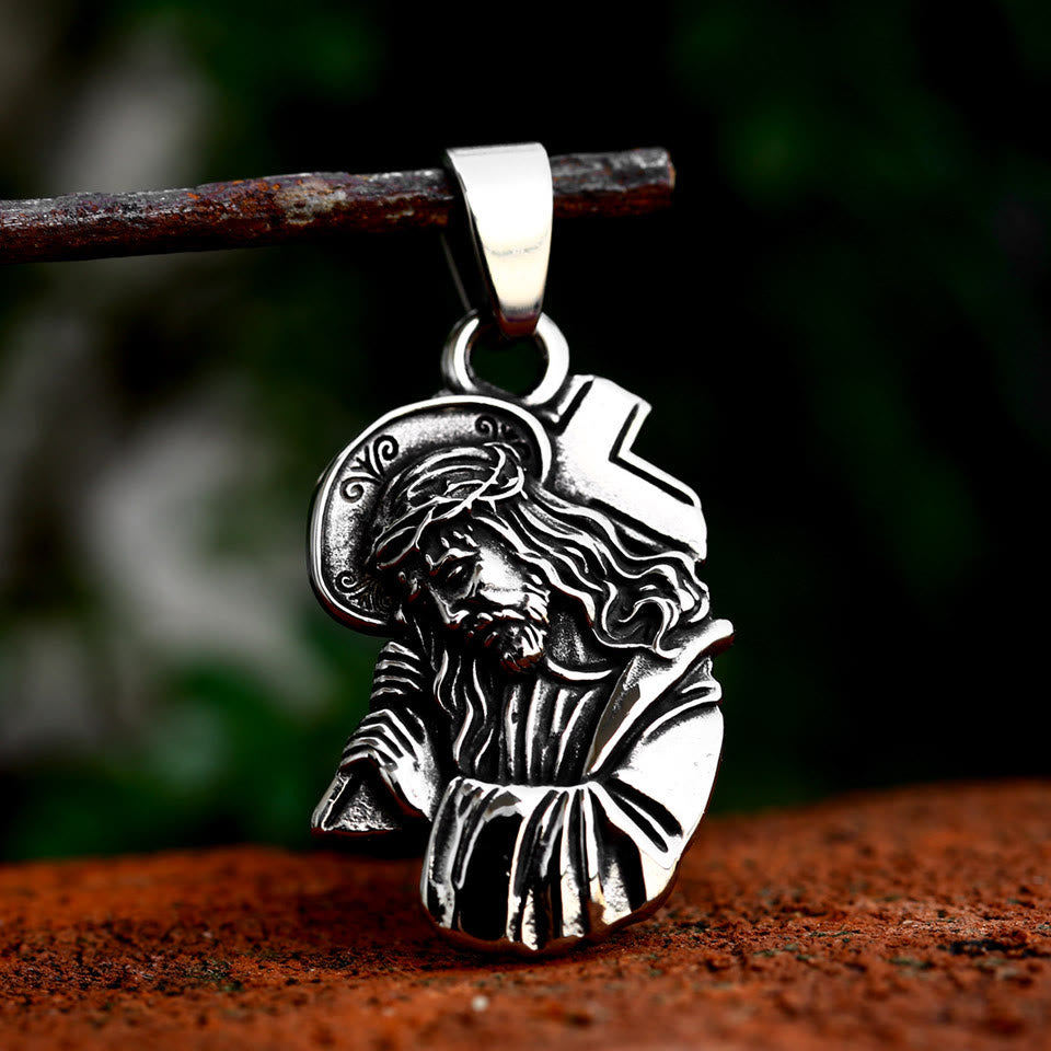 Collar con Colgante de Cruz Clásico de Jesús con Corona de Espinas: El Alma se Encuentra con la Bendición