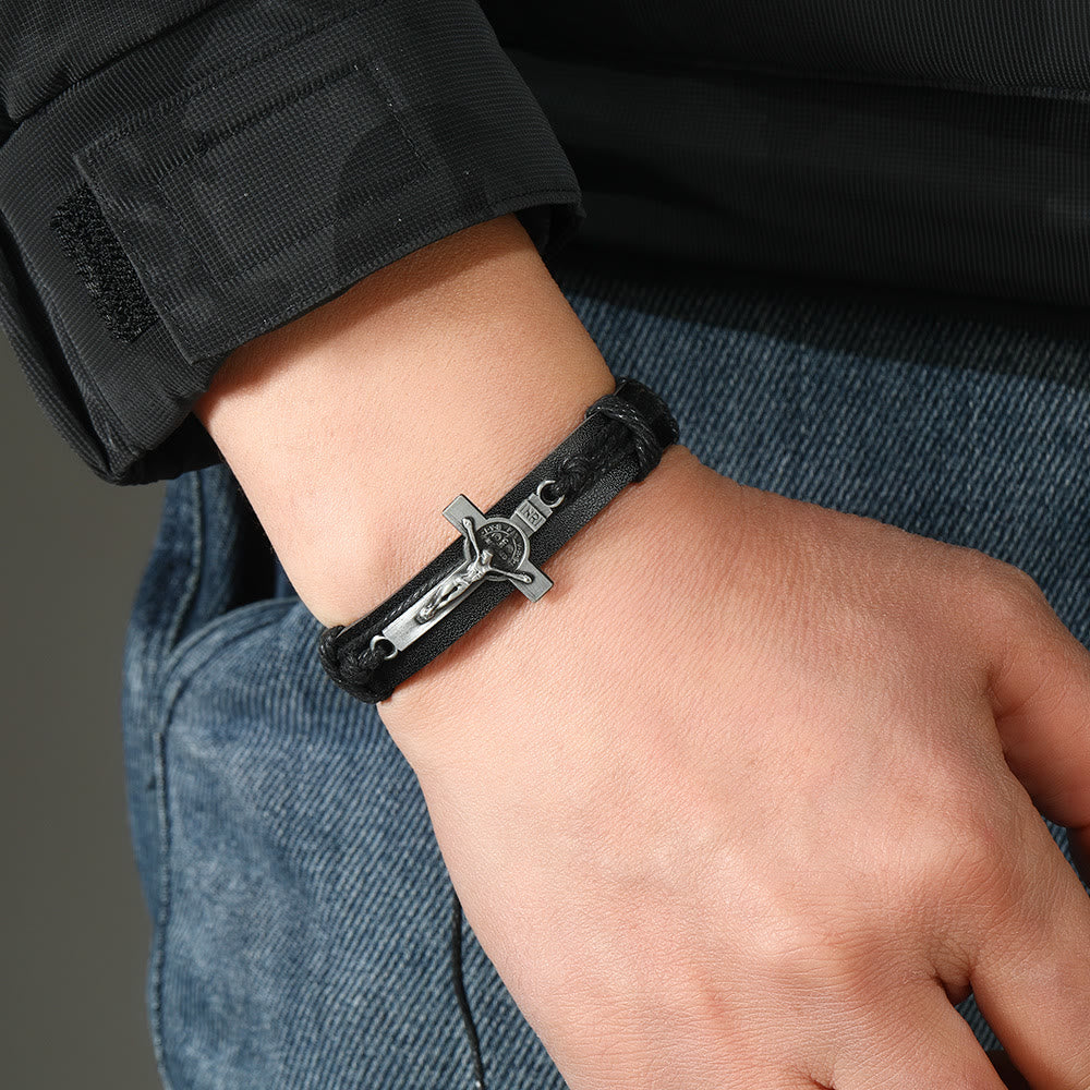 Pulsera Ajustable de Cuero Marrón o Negro de Estilo Clásico con Crucifijo