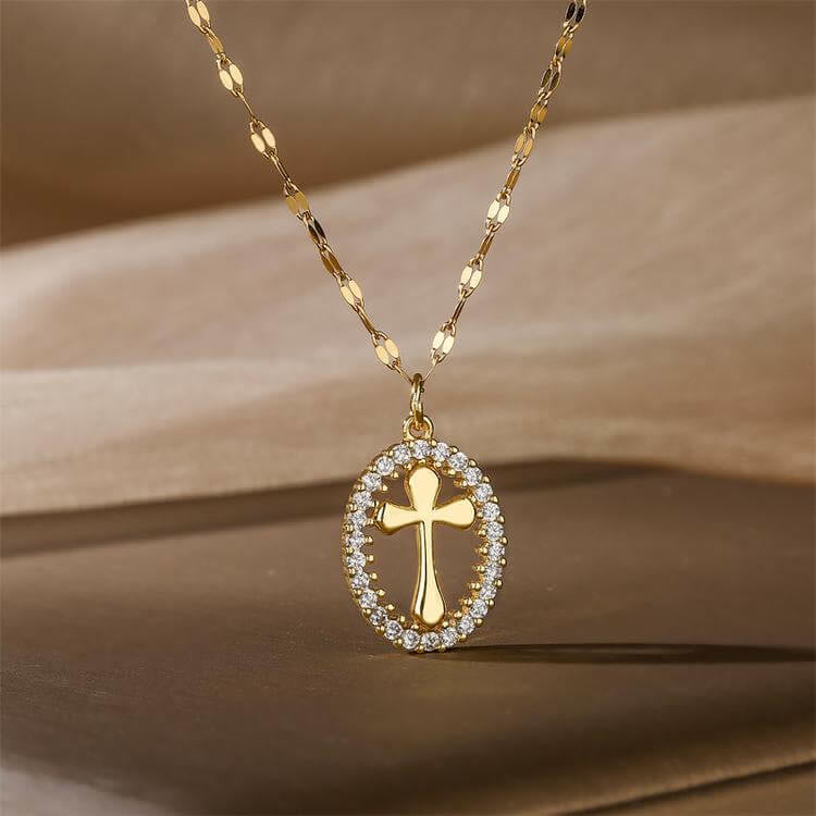 Collar de Cruz Ovalado Elegante con Halo de Cristal: Un Regalo Precioso de Fe
