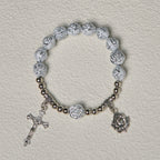 Rosario y Pulseras Devocionales de Rosa Blanca Delicada con la Virgen María