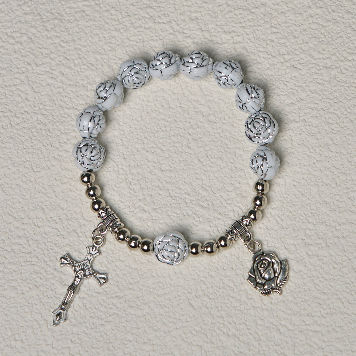 Rosario y Pulseras Devocionales de Rosa Blanca Delicada con la Virgen María