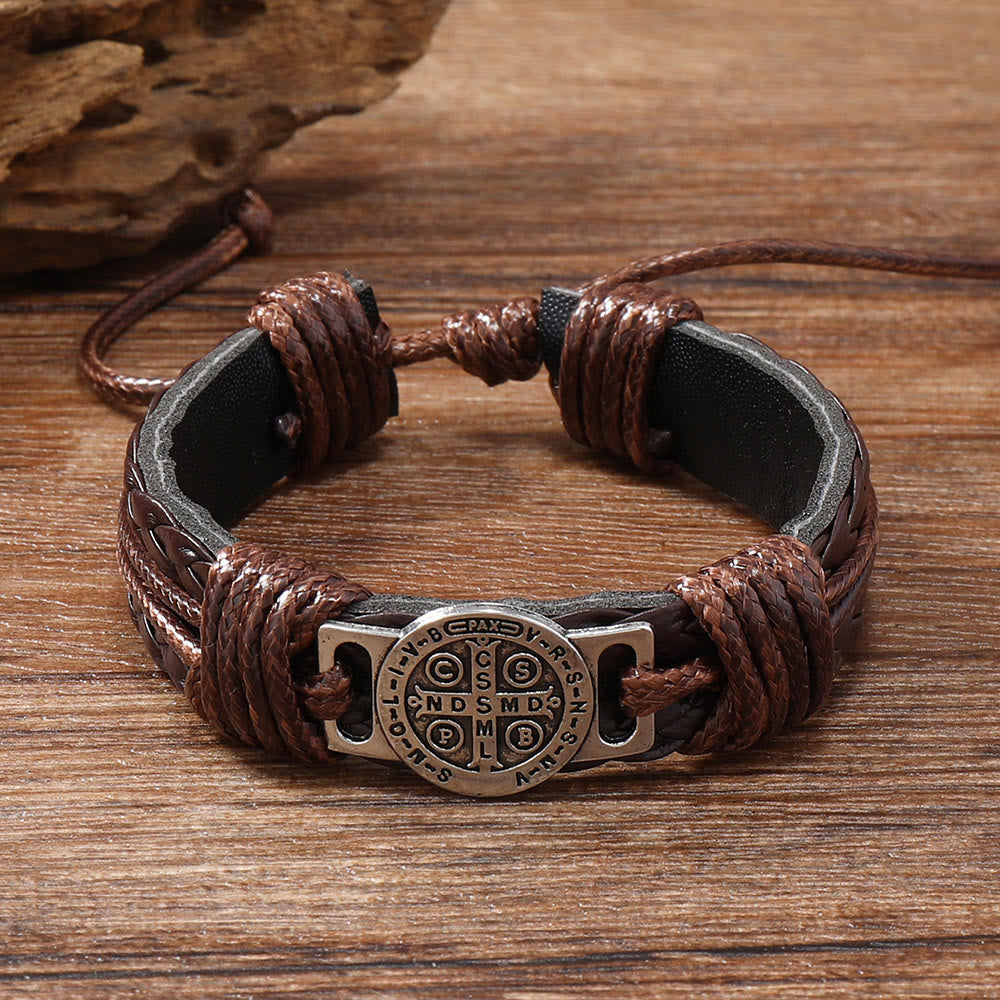 Pulsera de Cuero Clásica de 2 Colores de San Benito: Símbolo de Fe y Coraje