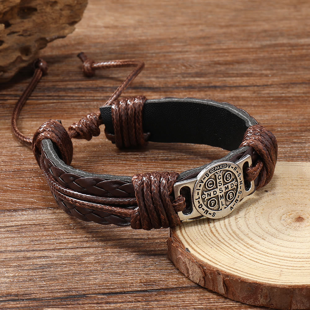 Pulsera de Cuero Clásica de 2 Colores de San Benito: Símbolo de Fe y Coraje