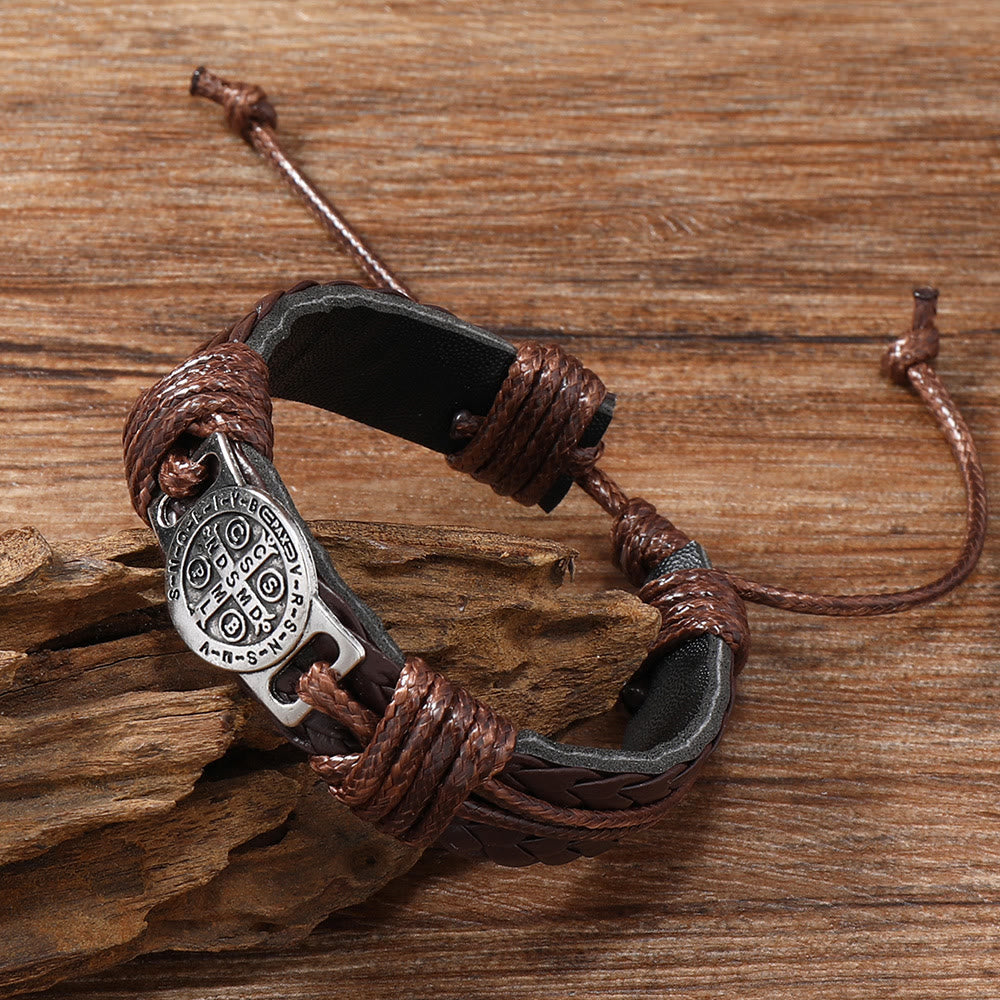 Pulsera de Cuero Clásica de 2 Colores de San Benito: Símbolo de Fe y Coraje
