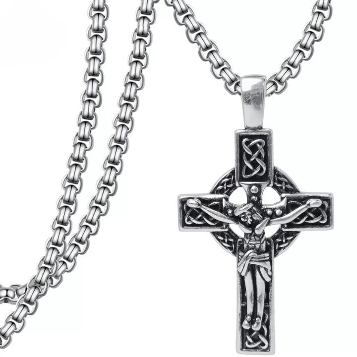 Collar de Crucifijo con Colgante de Nudo Celta de Fe Eterna: Cristo en la Cruz