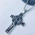 Colgante de Crucifijo de Nudo Celta de Fe Eterna: Cristo en la Cruz
