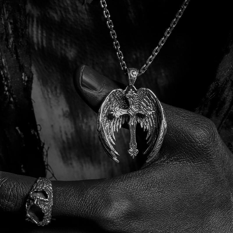 Colgante de Cruz con Alas de Ángel Guardián: Joyería de Protección Espiritual