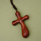 Péndulo de Crucifijo INRI de Sándalo Vintage para Coche y Collar: Devoción en el Camino