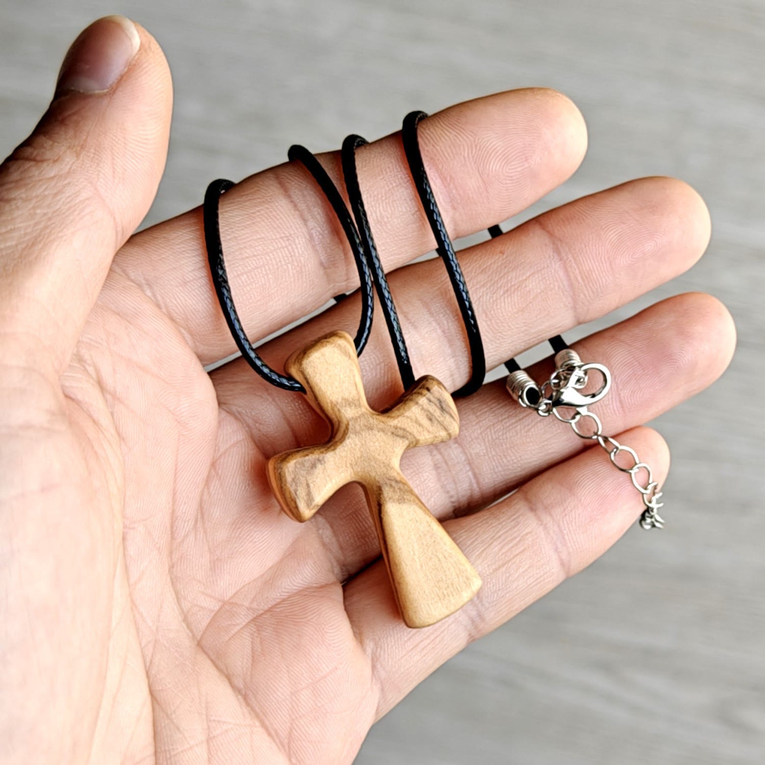 Collar con Colgante de Cruz de Madera : Joyería de Fe Cristiana