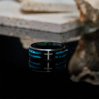 Anillo de Cruz de Acero de Titanio Moderno con Incrustación Azul Láser: Serenidad en la Luz Azul de Cristo