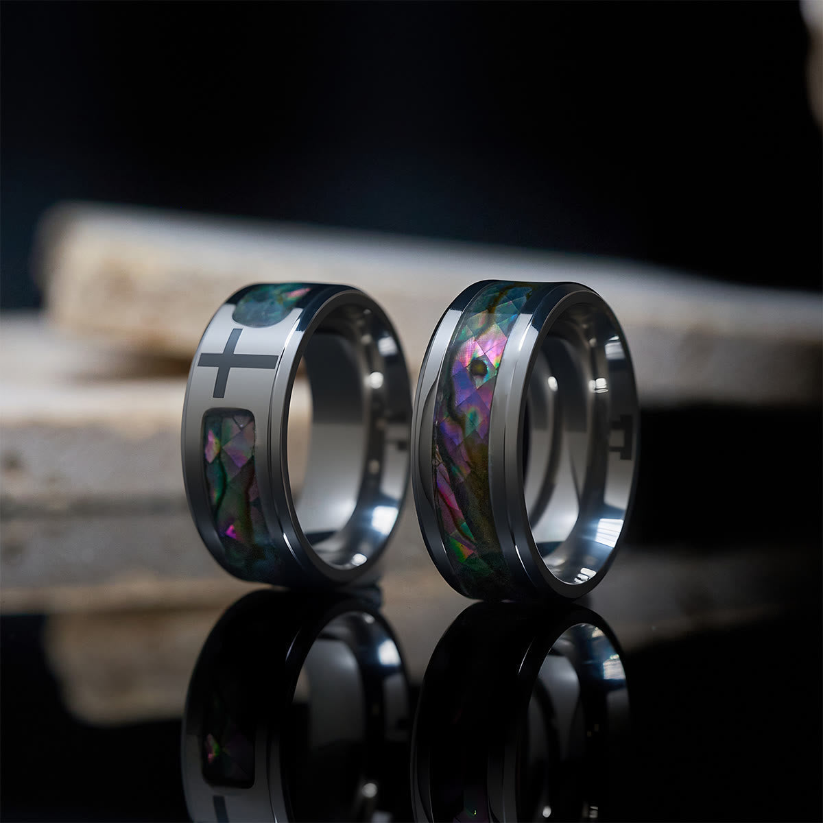 Anillo Minimalista de Fe en Titanio con Incrustaciones de Colores de Vidrio Esmaltado Brillantes