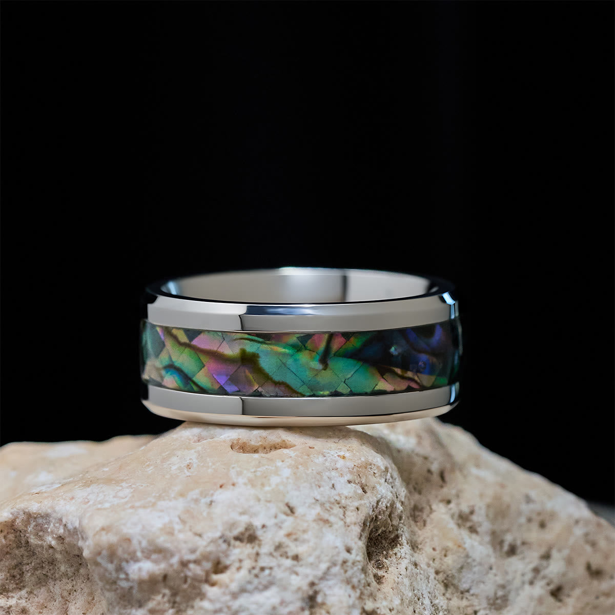 Anillo Minimalista de Fe en Titanio con Incrustaciones de Colores de Vidrio Esmaltado Brillantes