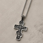 Collar de Crucifijo Ortodoxo en Dos Colores con Profundo Significado Espiritual