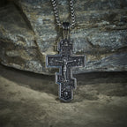 Collar de Crucifijo Ortodoxo en Dos Colores con Profundo Significado Espiritual