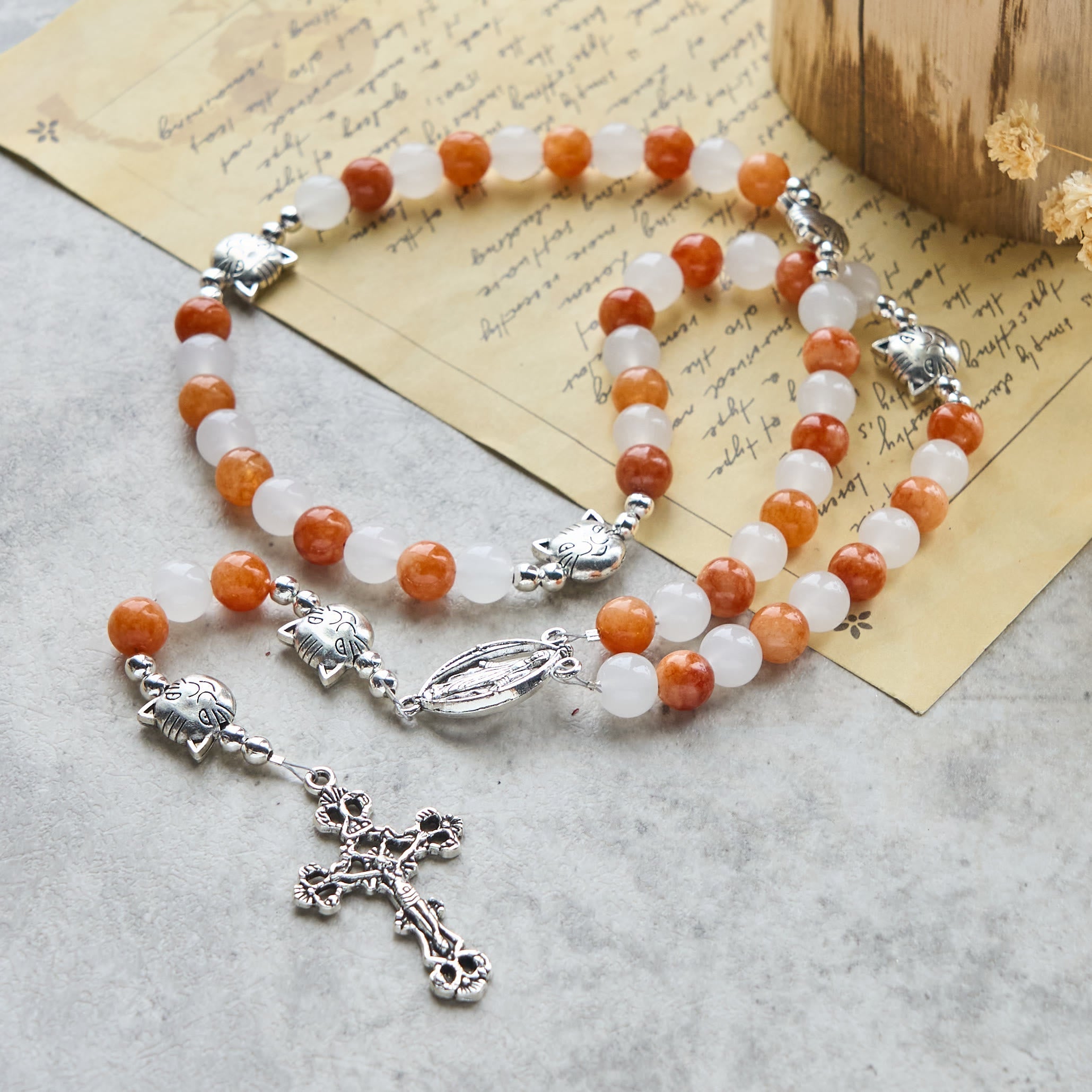 Pulsera de Cuarzo Naranja y Blanco con Caras de Gato, Rosario Animal de Acero Inoxidable
