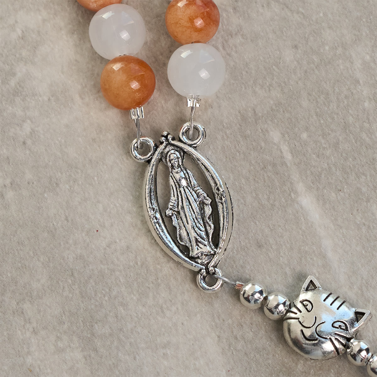 Pulsera de Cuarzo Naranja y Blanco con Caras de Gato, Rosario Animal de Acero Inoxidable