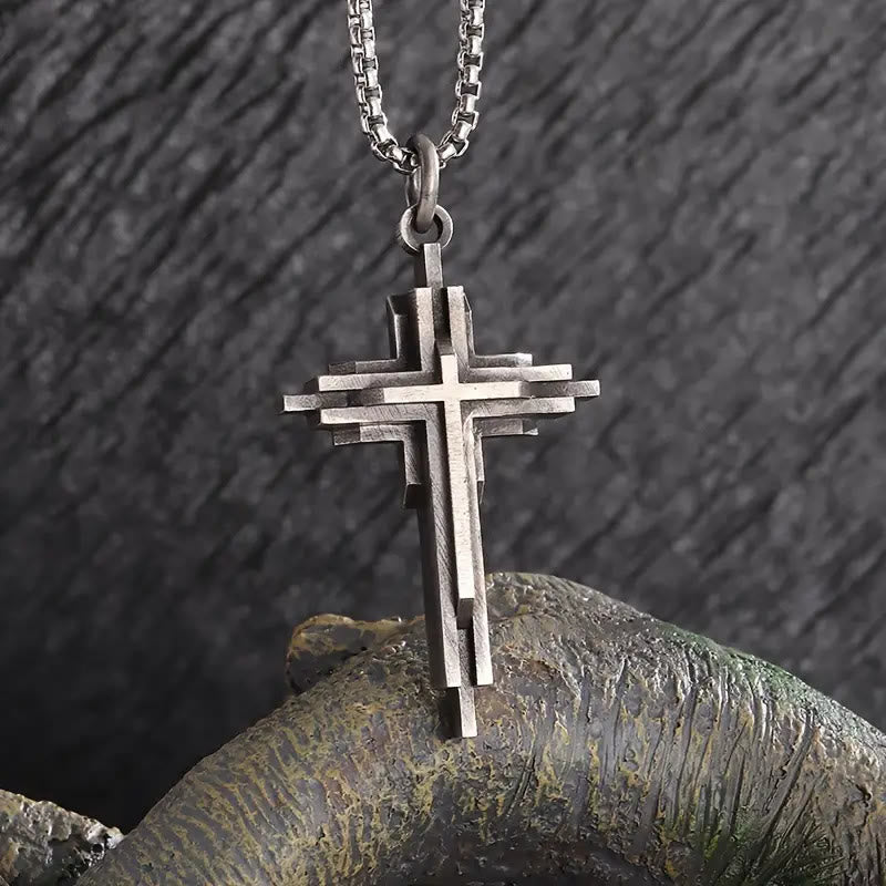Collar de Cruz de Aleación Estructurada: Joyería Moderna de Fe en Capas
