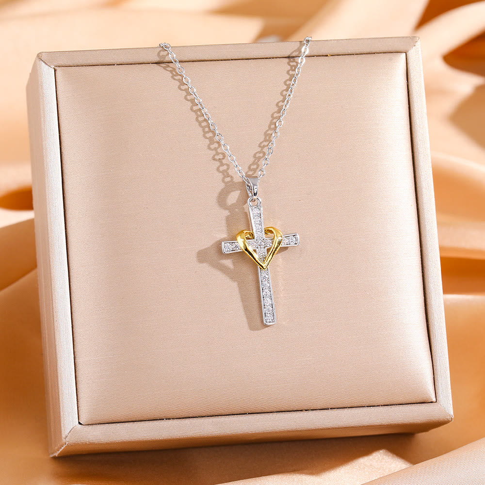 Collar de Corazón y Cruz de Doble Tono con Zircones: Fusión de Amor y Fe