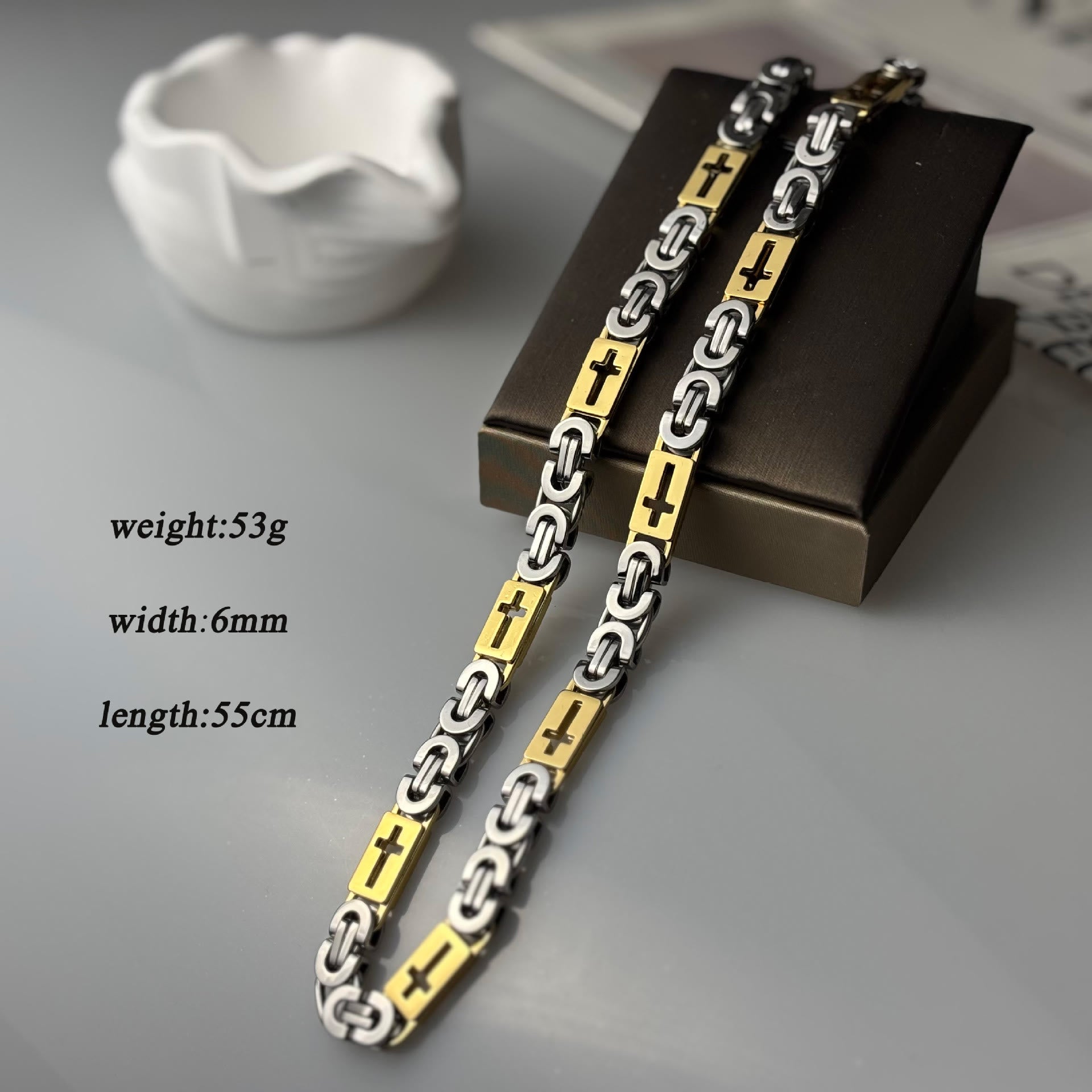 Collar y Pulsera de Cadena con Cruz Tricolor: Declaración de Fe Audaz