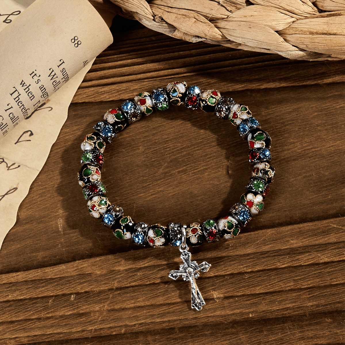Pulsera de Fe Atemporal con Cuentas de Cloisonné Hechas a Mano: Un Testimonio de la Presencia de Cristo