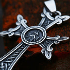 Collar con Colgante de Cruz Armenia y Nudo Celta de la Iglesia Ortodoxa