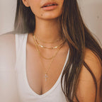 Collar de Cruz Moderno Coronado en Fe, Pendientes