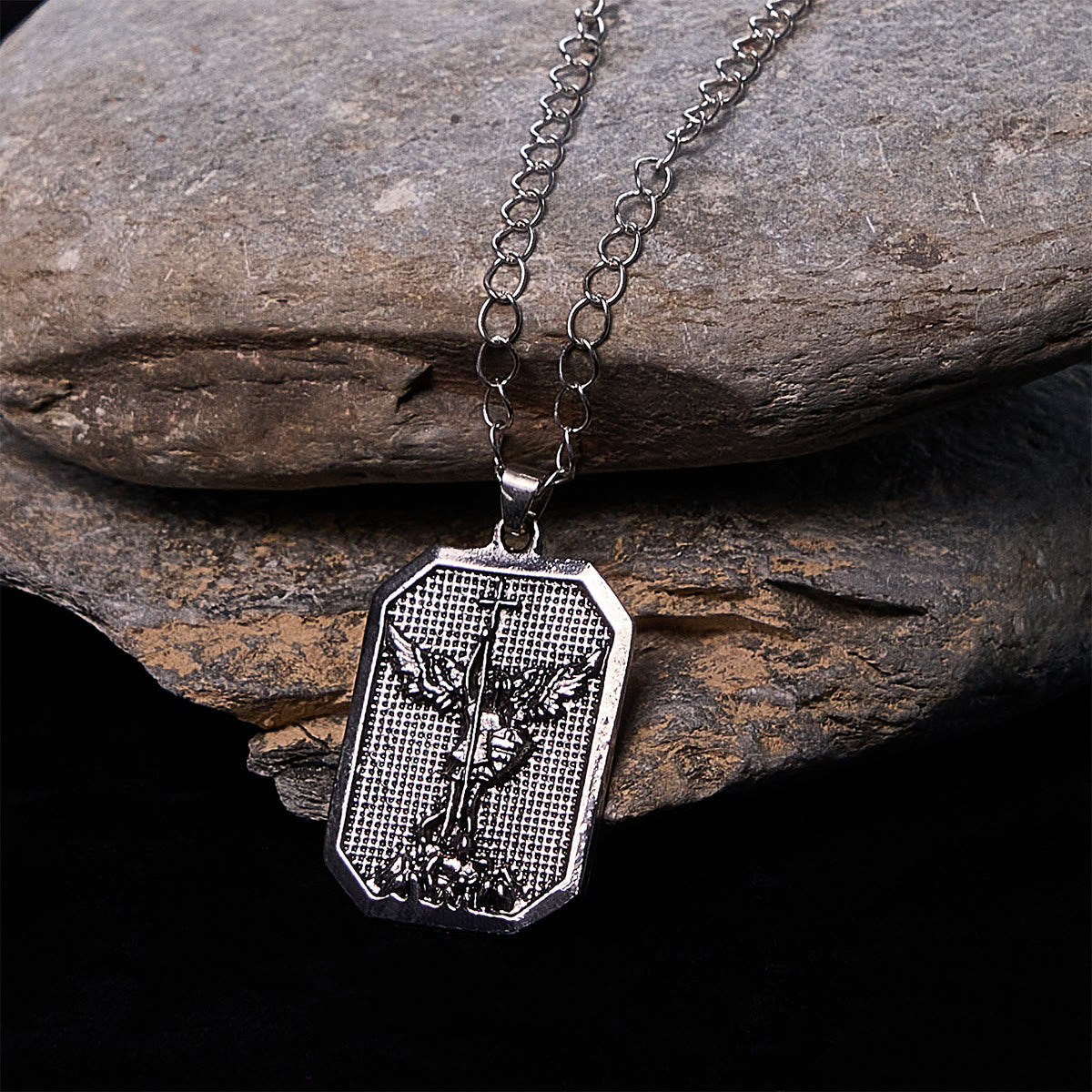 Collar del Guerrero de la Fe San Miguel Arcángel: Fuerza en Cada Batalla