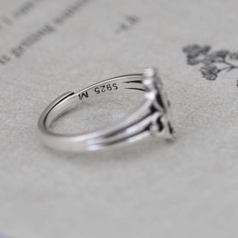 Anillo Ornamental de Cruz Estilo Catedral en Plata Esterlina con Scrolls Florales