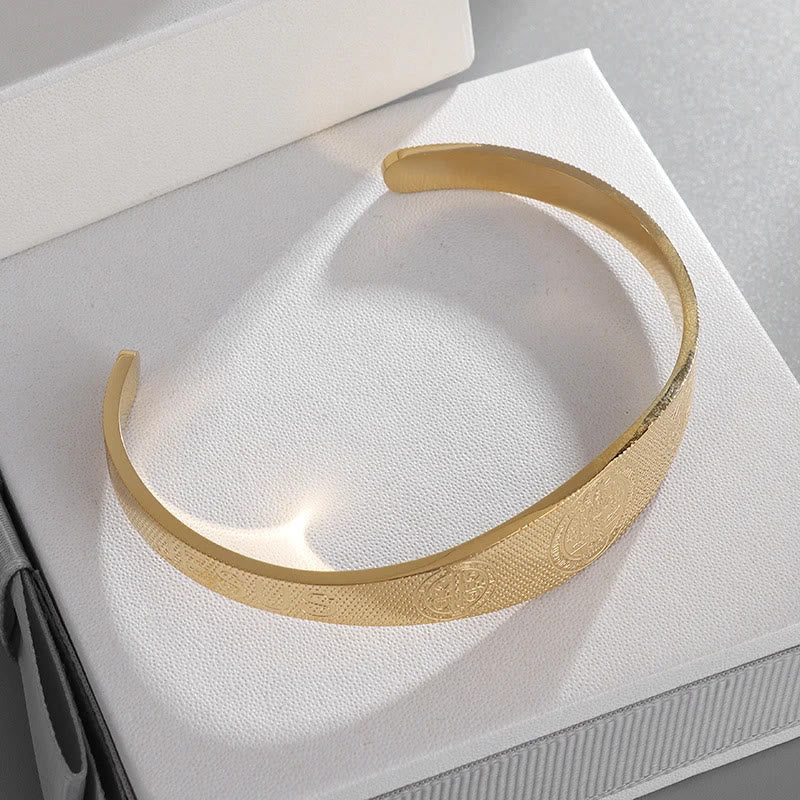 Pulsera Cuff de Paz y Protección de San Benito en Dorado y Plateado