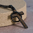Collar con Colgante de Cruz de Anillo Interconectado: Estilo Audaz, Significado Sagrado