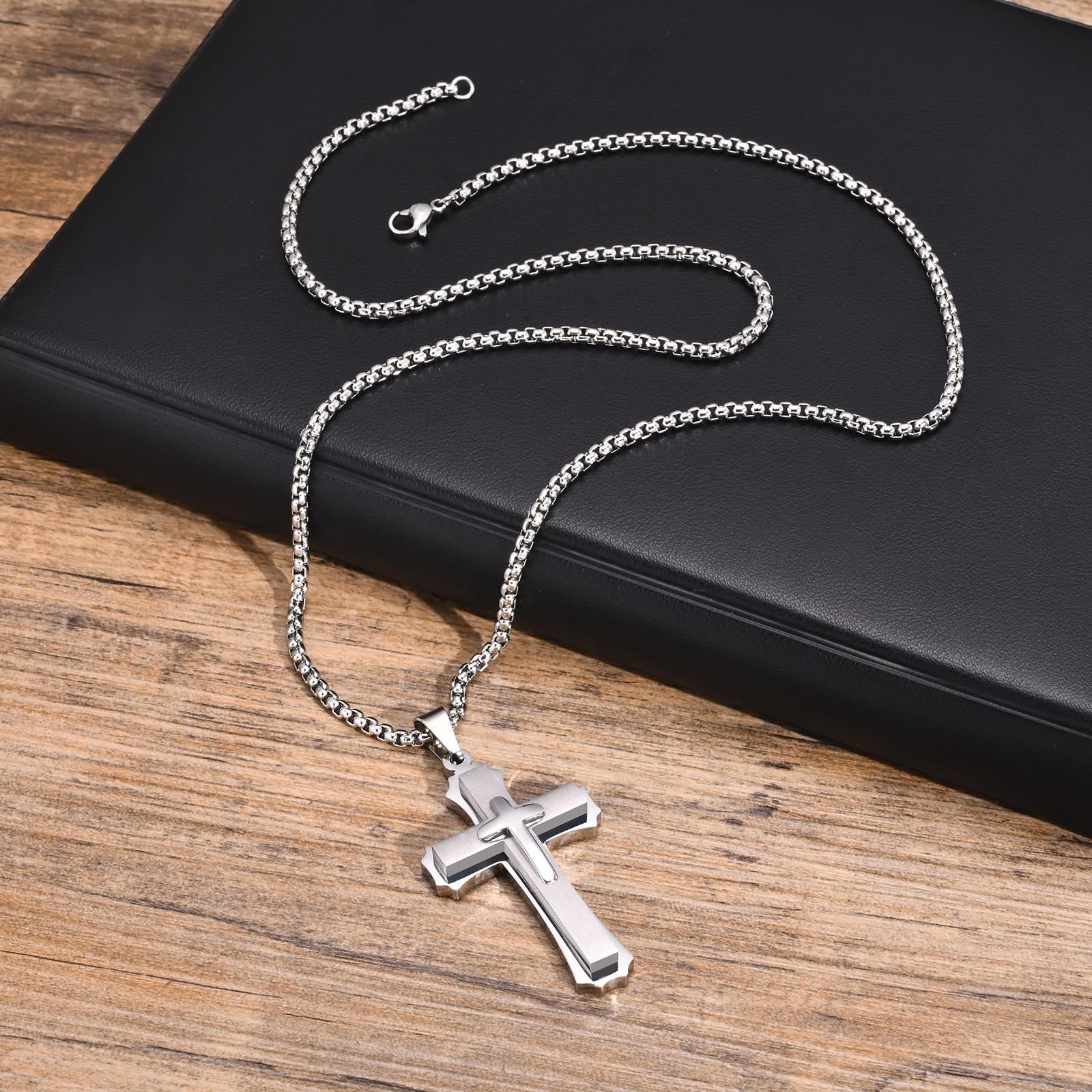 Collar con Colgante de Cruz de 4 Colores: Fe y Protección para la Vida Diaria