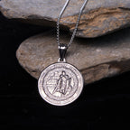 Colgante de Armadura de Dios: Protección Espiritual y Devoción Atemporal
