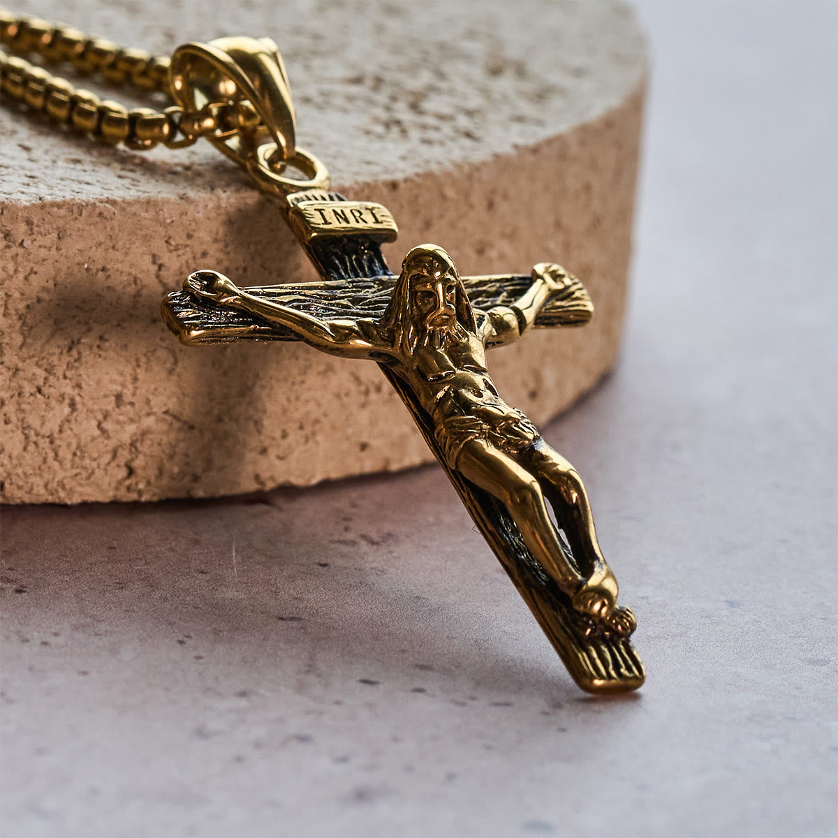 Collar con Colgante de Crucifijo